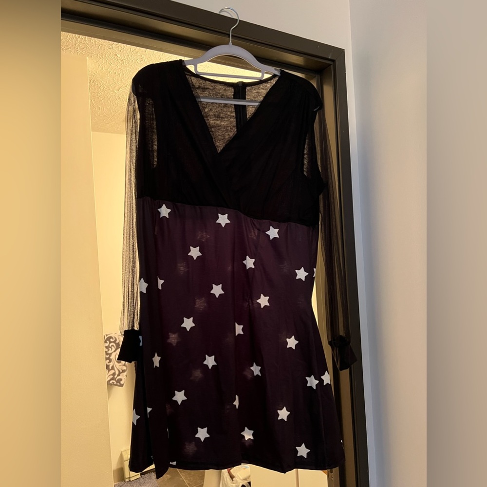 NWOT Cute flirty dress